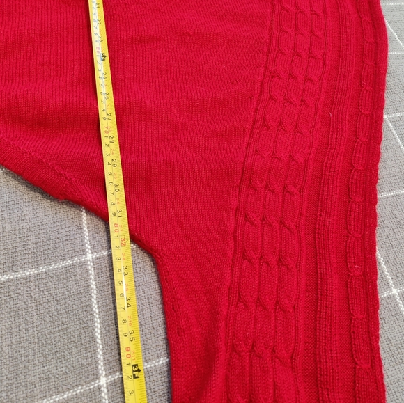 Baby Alpaca Red Poncho Sweater Crew Neck Cable Knit Made in Peru - Picture 6 of 7